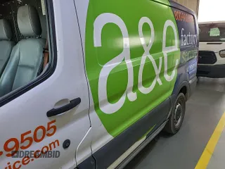 2016 Ford Transit Cargo z VIN 1FTYE1YM4GKB13059, wystawiony jako IAAI lot #42626529 z przebiegiem 260 756 mil mil oraz . Historia ofert i sprzedaży dostępna na DreamBid. Obrazek 10.