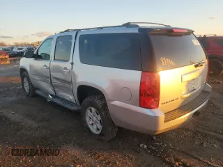 2013 GMC Yukon XL SLT with VIN 1GKS2KE76DR330896, listed as a Copart auction lot 81113974 with 105,075 mi miles and Salvage Title. Bid and sale history available at carsss.com. Image 2.
