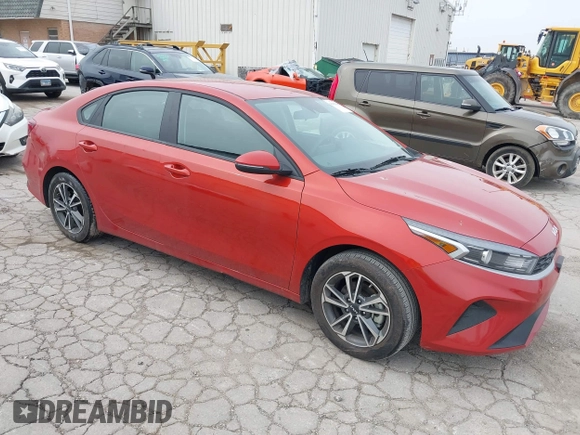 2022 Kia Forte LXS z VIN 3KPF24AD2NE468128, wystawiony jako IAAI lot #41939344 z przebiegiem 13 305 mil mil oraz . Historia ofert i sprzedaży dostępna na DreamBid. Obrazek 1.