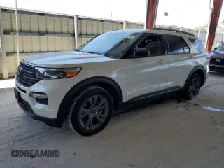 2024 Ford Explorer XLT z VIN 1FMSK7DH0RGA18011, wystawiony jako Copart lot #56294595 z przebiegiem Nie podano mil oraz Szkoda całkowita • Salvage title. Historia ofert i sprzedaży dostępna na DreamBid. Obrazek 1.