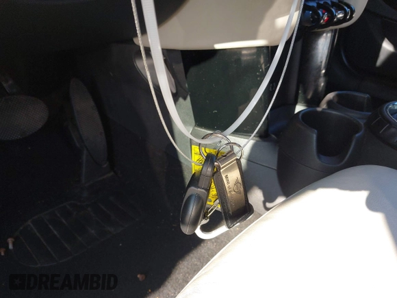 2016 MINI Hardtop 4 Door S с VIN WMWXU3C51G2D31101, выставлен на аукционе IAAI как лот 42440857 с пробегом 170 322 миль миль и . История ставок и продаж доступна на DreamBid. Изображение 11.