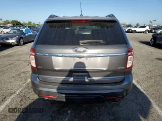 2011 Ford Explorer XLT z VIN 1FMHK8D86BGA15796, wystawiony jako Copart lot #55348385 z przebiegiem 129 505 mil mil oraz Szkoda całkowita • Salvage title. Historia ofert i sprzedaży dostępna na DreamBid. Obrazek 6.