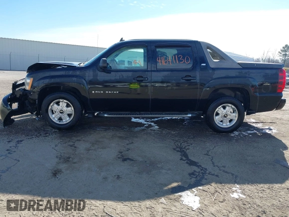 2009 Chevrolet Avalanche 2LT z VIN 3GNFK22079G191901, wystawiony jako IAAI lot #41641130 z przebiegiem 187 892 mil mil oraz . Historia ofert i sprzedaży dostępna na DreamBid. Obrazek 14.