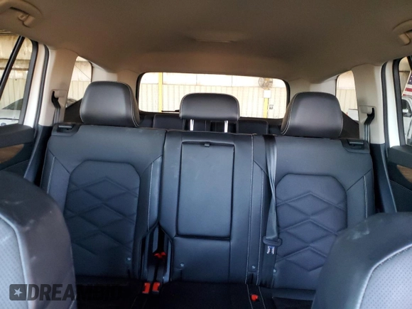 2024 Volkswagen Atlas SE z VIN 1V2LR2CA9RC596027, wystawiony jako Copart lot #46143305 z przebiegiem 12 265 mil mil oraz Szkoda całkowita • Salvage title. Historia ofert i sprzedaży dostępna na DreamBid. Obrazek 10.