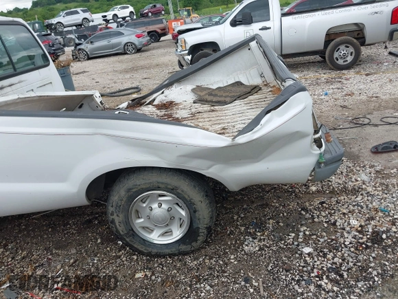 1999 Ford F-250 XL с VIN 1FTNF20L7XEA00374, выставлен на аукционе IAAI как лот 42210425 с пробегом 73 885 миль миль и . История ставок и продаж доступна на DreamBid. Изображение 6.