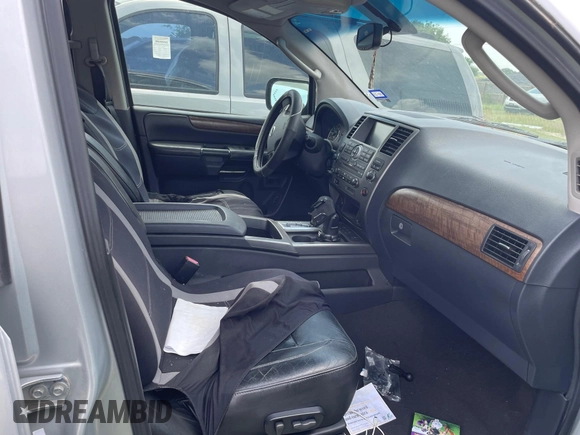 2009 Nissan Armada LE z VIN 5N1BA08C29N602446, wystawiony jako IAAI lot #42312601 z przebiegiem Nie podano mil oraz . Historia ofert i sprzedaży dostępna na DreamBid. Obrazek 5.