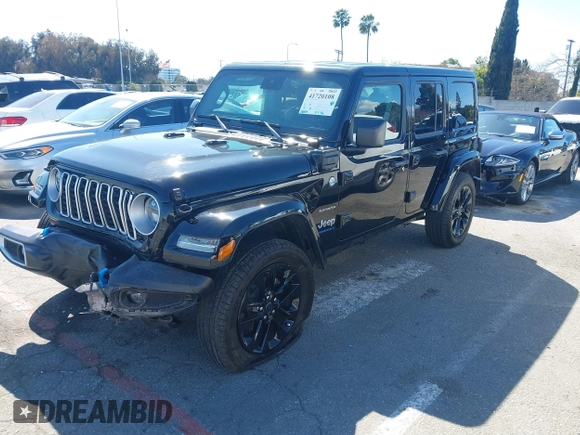 2024 Jeep Wrangler Sahara с VIN 1C4RJXP63RW192404, выставлен на аукционе IAAI как лот 41720108 с пробегом 11 880 миль миль и . История ставок и продаж доступна на DreamBid. Изображение 17.