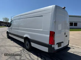2022 Mercedes-Benz Sprinter with VIN W1Y4DDHY1NT082992, listed as a Copart auction lot 56609435 with 269,366 mi miles and Clean Title. Bid and sale history available at DreamBid. Image 3.