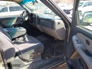 2001 Chevrolet Tahoe LS with VIN 1GNEK13T51J260439, listed as a IAAI auction lot 41853918 with 209,630 mi miles. Bid and sale history available at carsss.com. Image 5.
