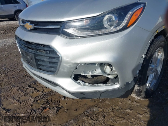 2019 Chevrolet Trax LT z VIN KL7CJLSBXKB962501, wystawiony jako IAAI lot #41446135 z przebiegiem 134 864 mil mil oraz . Historia ofert i sprzedaży dostępna na DreamBid. Obrazek 6.
