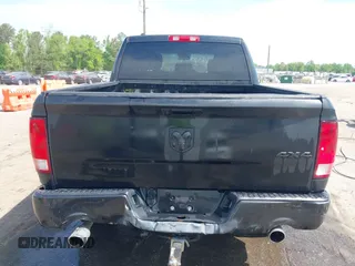 2019 Ram 1500 Express z VIN 1C6RR7KT7KS519977, wystawiony jako IAAI lot #42115534 z przebiegiem 65 350 mil mil oraz . Historia ofert i sprzedaży dostępna na DreamBid. Obrazek 16.
