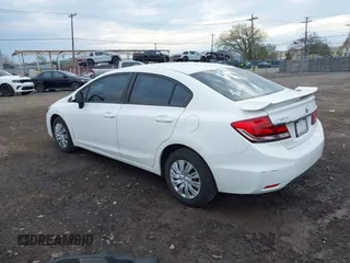 2013 Honda Civic LX z VIN 2HGFB2F5XDH569072, wystawiony jako IAAI lot #42122963 z przebiegiem 160 207 mil mil oraz . Historia ofert i sprzedaży dostępna na DreamBid. Obrazek 3.