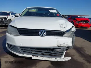 2014 Volkswagen Jetta Sedan SE w/Connectivity with VIN 3VWD07AJ3EM403876, listed as a IAAI auction lot 41209426 with 155,336 mi miles. Bid and sale history available at carsss.com. Image 12.