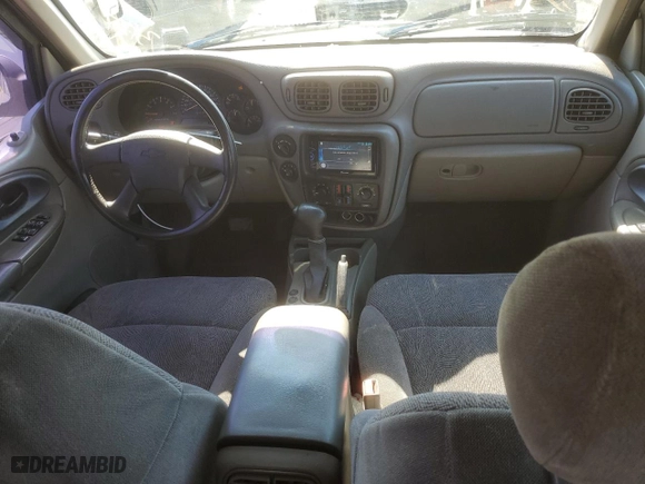 2003 Chevrolet TrailBlazer LS with VIN 1GNDT13S332297714, listed as a Copart auction lot 48700104 with 273,283 mi miles and Salvage Title. Bid and sale history available at carsss.com. Image 8.