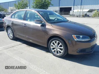 2011 Volkswagen Jetta Sedan SE w/Convenience & Sunroof PZEV with VIN 3VWDZ7AJ8BM388647, listed as a IAAI auction lot 41924260 with 156,583 mi miles. Bid and sale history available at carsss.com. Image 1.
