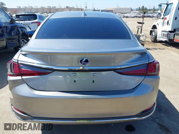 2021 Lexus ES 300h with VIN 58ACA1C1XMU007576, listed as a IAAI auction lot 42302934 with 24,614 mi miles and . Bid and sale history available at DreamBid. Image 16.