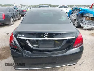 2019 Mercedes-Benz C 300 with VIN 55SWF8DB5KU311624, listed as a IAAI auction lot 41913152 with 75,656 mi miles and . Bid and sale history available at DreamBid. Image 16.