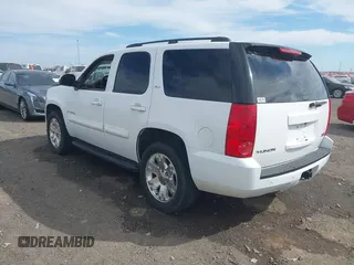 2008 GMC Yukon SLT w/4SB with VIN 1GKFC13J78R156057, listed as a IAAI auction lot 41822580 with 296,954 mi miles. Bid and sale history available at carsss.com. Image 3.