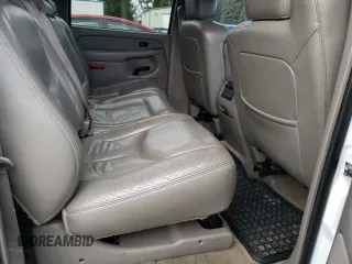 2004 Chevrolet Suburban Z71 with VIN 3GNFK16ZX4G186588, listed as a Copart auction lot 45890635 with 240,898 mi miles and Clean Title. Bid and sale history available at carsss.com. Image 11.