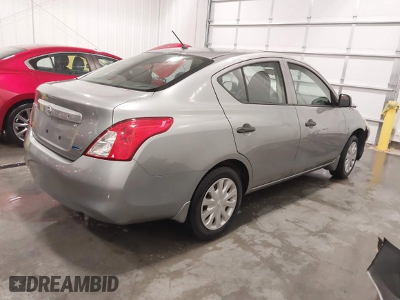 2012 Nissan Versa SV with VIN 3N1CN7AP0CL910681, listed as a IAAI auction lot 41405297 with 77,635 mi miles. Bid and sale history available at carsss.com. Image 4.