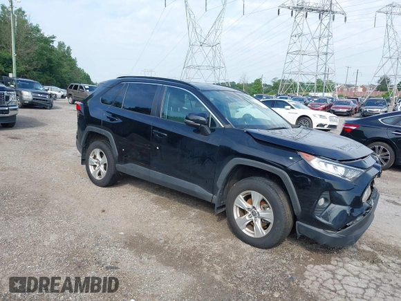 2021 Toyota RAV4 XLE with VIN 2T3P1RFV5MW228015, listed as a IAAI auction lot 42613804 with 28,028 mi miles and . Bid and sale history available at DreamBid. Image 1.