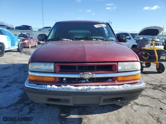 2000 Chevrolet Blazer LT with VIN 1GNDT13W8Y2241861, listed as a Copart auction lot 41696815 with 128,073 mi miles and Salvage Title. Bid and sale history available at carsss.com. Image 5.