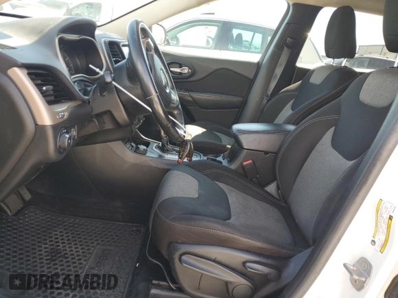 2014 Jeep Cherokee Altitude with VIN 1C4PJMCB5EW282205, listed as a Copart auction lot 53421125 with 185,915 mi miles and Clean Title. Bid and sale history available at carsss.com. Image 7.