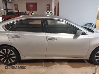 2018 Nissan Altima SR with VIN 1N4AL3AP4JC282996, listed as a IAAI auction lot 41722960 with 139,532 mi miles and . Bid and sale history available at carsss.com. Image 12.