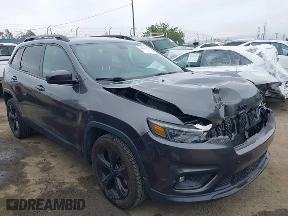 2019 Jeep Cherokee Latitude Plus z VIN 1C4PJLLN6KD326921, wystawiony jako IAAI lot #42442460 z przebiegiem 71 516 mil mil oraz . Historia ofert i sprzedaży dostępna na DreamBid. Obrazek 1.