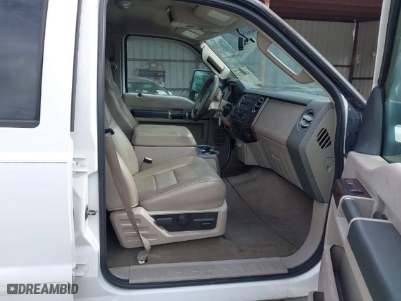 2009 Ford Super Duty F-250 SRW XL with VIN 1FTSW21R59EA73624, listed as a IAAI auction lot 42077112 with 250,715 mi miles. Bid and sale history available at carsss.com. Image 5.