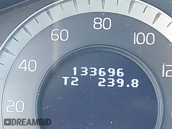 2011 Volvo XC70 3.2L with VIN YV4940BZ0B1095869, listed as a IAAI auction lot 42152626 with 133,696 mi miles and . Bid and sale history available at DreamBid. Image 15.