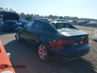 2017 Audi A3 Premium z VIN WAUAUGFF6H1041068, wystawiony jako IAAI lot #41534579 z przebiegiem 115 161 mil mil oraz . Historia ofert i sprzedaży dostępna na DreamBid. Obrazek 3.