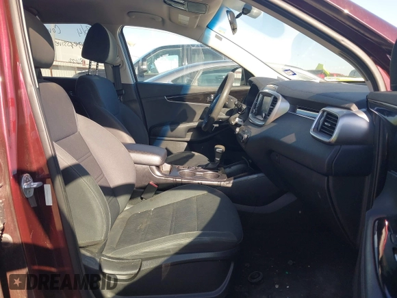 2019 Kia Sorento L with VIN 5XYPG4A39KG554287, listed as a IAAI auction lot 41760728 with 166,989 mi miles. Bid and sale history available at carsss.com. Image 5.