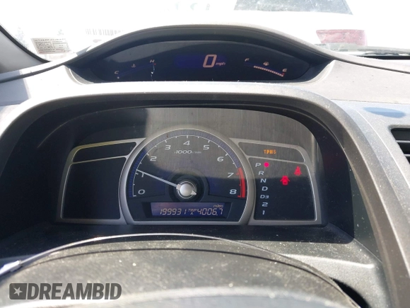 2010 Honda Civic DX-VP z VIN 2HGFA1F3XAH503936, wystawiony jako IAAI lot #42241603 z przebiegiem 199 931 mil mil oraz . Historia ofert i sprzedaży dostępna na DreamBid. Obrazek 7.