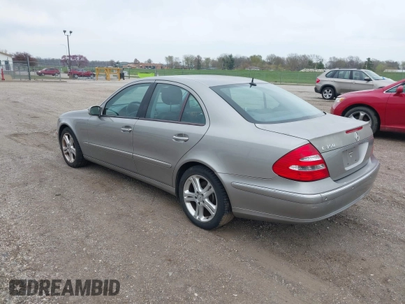 2006 Mercedes-Benz E-Class 3.5L with VIN WDBUF56J56A970327, listed as a IAAI auction lot 41992530 with 138,782 mi miles. Bid and sale history available at carsss.com. Image 3.