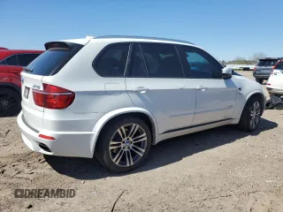 2013 BMW X5 xDrive50i z VIN 5UXZV8C52D0C16129, wystawiony jako Copart lot #47967905 z przebiegiem 111 011 mil mil oraz Szkoda całkowita • Salvage title. Historia ofert i sprzedaży dostępna na DreamBid. Obrazek 3.