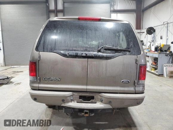 2005 Ford Excursion Limited with VIN 1FMNU43SX5ED45816, listed as a Copart auction lot 87856515 with 171,319 mi miles and Clean Title. Bid and sale history available at DreamBid. Image 6.