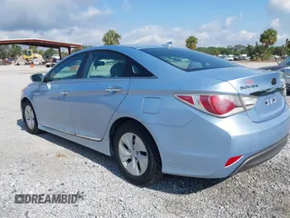 2013 Hyundai Sonata with VIN KMHEC4A40DA088095, listed as a IAAI auction lot 42195960 with 195,031 mi miles and . Bid and sale history available at carsss.com. Image 3.