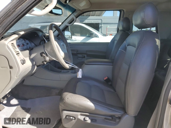 2003 Ford Explorer Sport XLS z VIN 1FMYU60E43UB05641, wystawiony jako Copart lot #87804375 z przebiegiem 130 434 mil mil oraz Szkody całkowita. Historia ofert i sprzedaży dostępna na DreamBid. Obrazek 7.