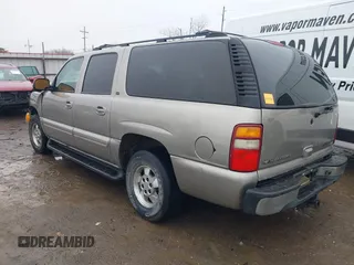 2002 Chevrolet Suburban Z71 with VIN 3GNFK16ZX2G278927, listed as a IAAI auction lot 41457820 with 210,134 mi miles. Bid and sale history available at carsss.com. Image 3.