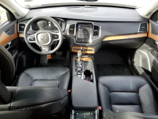 2021 Volvo XC90 Momentum with VIN YV4A22PK7M1753975, listed as a Copart auction lot 39497413 with 20,696 mi miles. Bid and sale history available at carsss.com. Image 8.