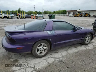 1998 Pontiac Firebird Firebird z VIN 2G2FS22K7W2200223, wystawiony jako Copart lot #57725505 z przebiegiem Nie podano mil oraz Czysty tytuł • Clean title. Historia ofert i sprzedaży dostępna na DreamBid. Obrazek 3.