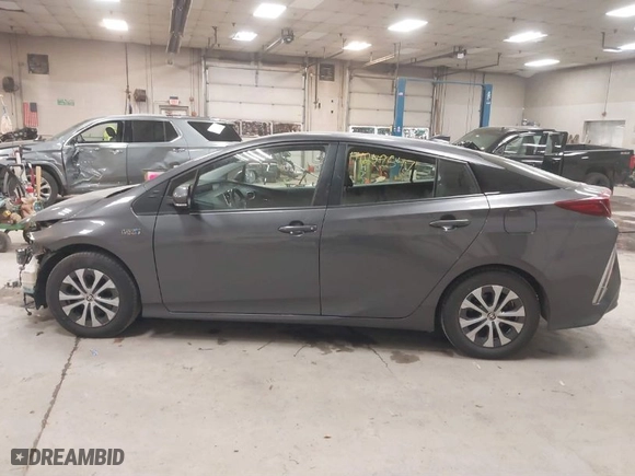 2022 Toyota Prius Prime LE with VIN JTDKAMFPXN3205087, listed as a IAAI auction lot 41249547 with NaN miles. Bid and sale history available at carsss.com. Image 14.