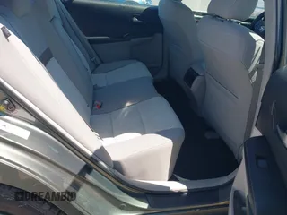 2012 Toyota Camry L z VIN 4T4BF1FK9CR229751, wystawiony jako IAAI lot #42190311 z przebiegiem 105 955 mil mil oraz . Historia ofert i sprzedaży dostępna na DreamBid. Obrazek 8.