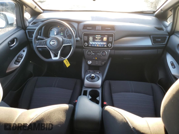 2024 Nissan LEAF S z VIN 1N4AZ1BV8RC556311, wystawiony jako Copart lot #85696754 z przebiegiem 1 279 mil mil oraz Szkoda całkowita • Salvage title. Historia ofert i sprzedaży dostępna na DreamBid. Obrazek 8.
