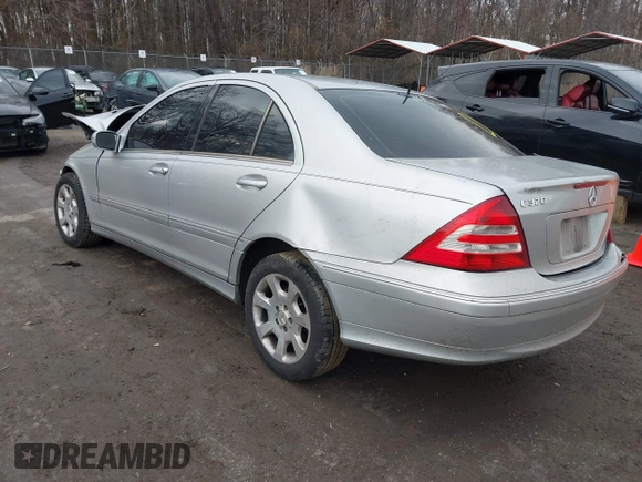 2005 Mercedes-Benz C 320 с VIN WDBRF64J85F605107, выставлен на аукционе IAAI как лот 41470284 с пробегом Не указан миль и . История ставок и продаж доступна на DreamBid. Изображение 3.