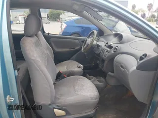 2000 Toyota ECHO z VIN JTDAT1237Y0048597, wystawiony jako IAAI lot #42120794 z przebiegiem 182 312 mil mil oraz . Historia ofert i sprzedaży dostępna na DreamBid. Obrazek 5.