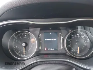 2019 Jeep Cherokee Latitude Plus with VIN 1C4PJLLB4KD382412, listed as a IAAI auction lot 41853246 with 97,512 mi miles. Bid and sale history available at carsss.com. Image 7.
