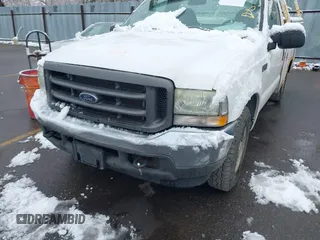 2004 Ford F-250 XL z VIN 1FTNF20LX4EA47085, wystawiony jako IAAI lot #41802914 z przebiegiem 321 759 mil mil oraz . Historia ofert i sprzedaży dostępna na DreamBid. Obrazek 6.