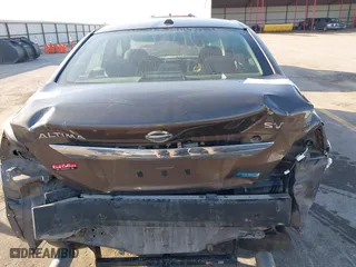 2013 Nissan Altima 2.5 SV with VIN 1N4AL3AP0DN471377, listed as a IAAI auction lot 41783096 with 105,664 mi miles. Bid and sale history available at carsss.com. Image 15.